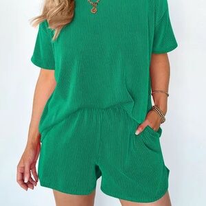 Two-piece ribbed shorts set (XL)